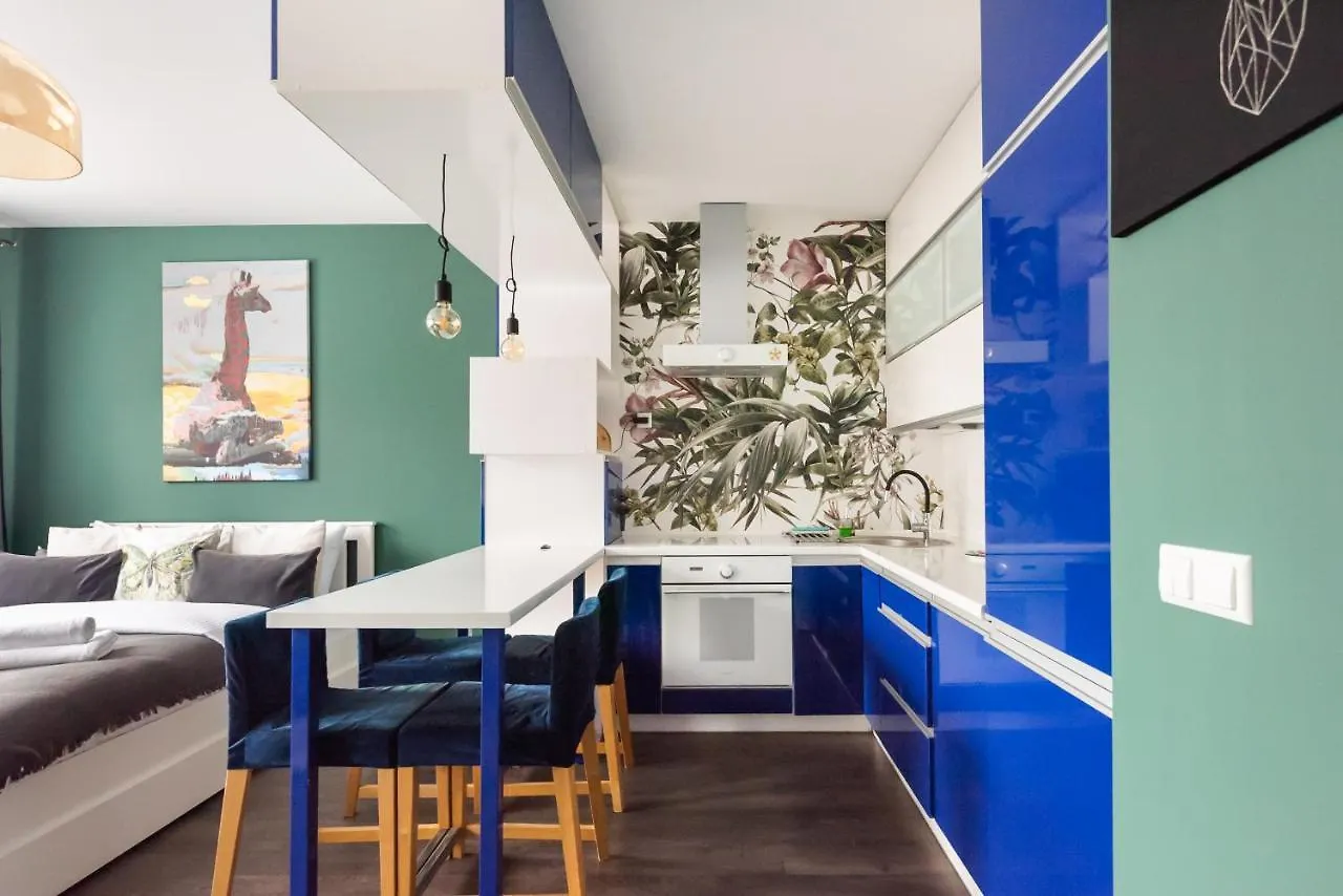شقة وارسو  في Wola Colourful Studio بولندا